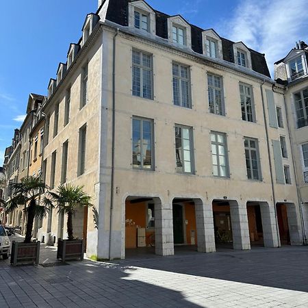 Wonderhost, Bois Et Pierre En Coeur De Ville Pau Ngoại thất bức ảnh